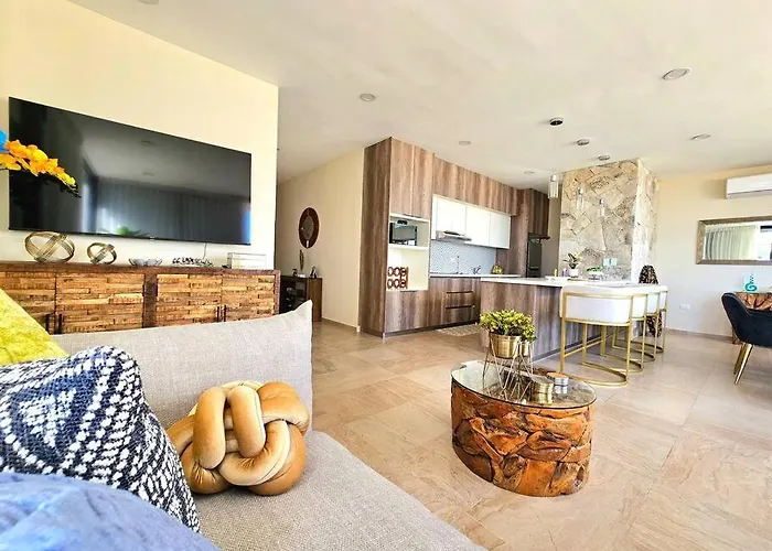 Amazing Panoramic View From Penthouse In Pedregal Appartement *